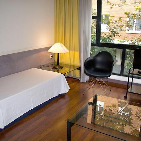 ברצלונה Apartamentos Descartes מראה חיצוני תמונה