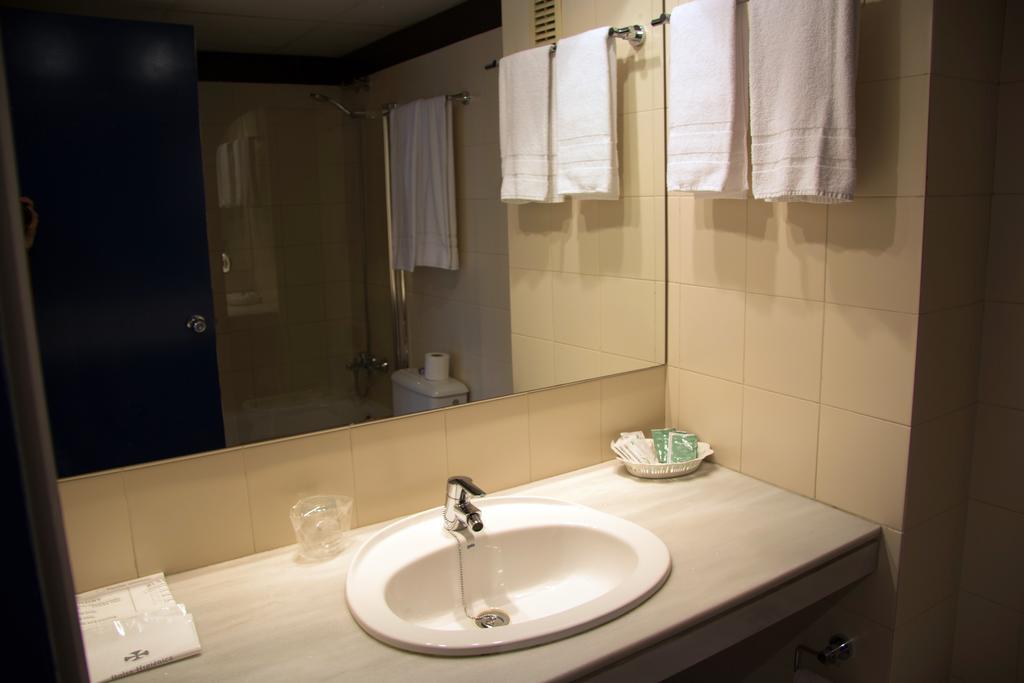ברצלונה Apartamentos Descartes מראה חיצוני תמונה
