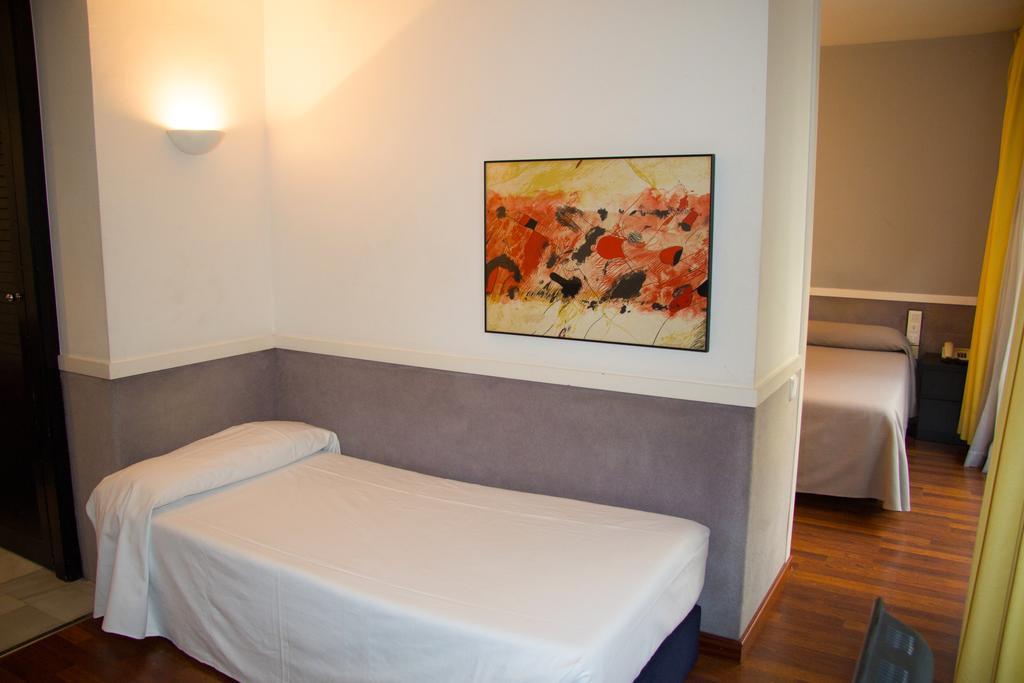 ברצלונה Apartamentos Descartes מראה חיצוני תמונה