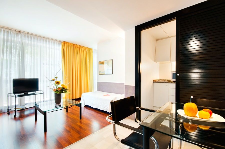 ברצלונה Apartamentos Descartes מראה חיצוני תמונה