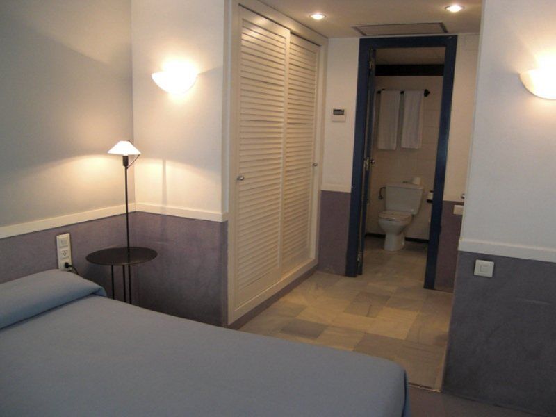 ברצלונה Apartamentos Descartes מראה חיצוני תמונה