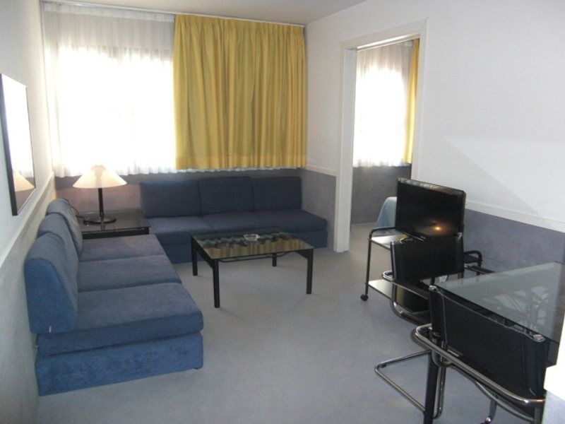 ברצלונה Apartamentos Descartes מראה חיצוני תמונה